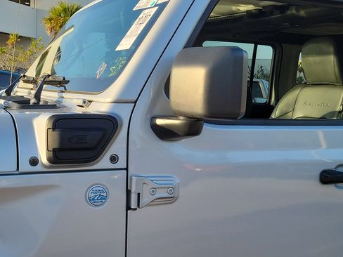 Used 2022 Jeep Wrangler Unlimited Sahara w/ Cold Weather Group image 9