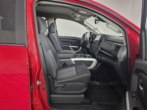 Used 2024 Nissan Titan SV w/ SV Convenience Package image 14