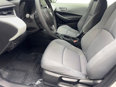 Used 2024 Toyota Corolla SE image 27