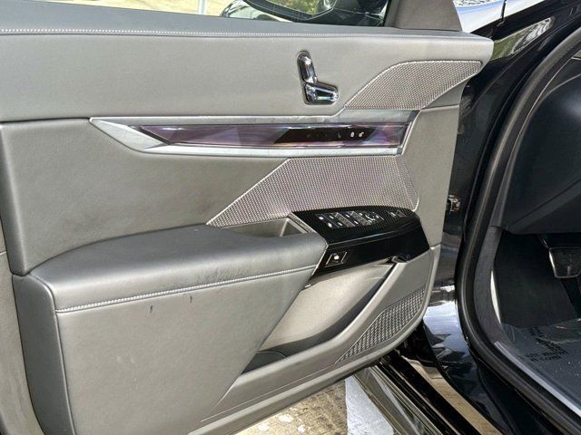 Certified 2023 BMW i7 xDrive60 AWD/4WD image 16