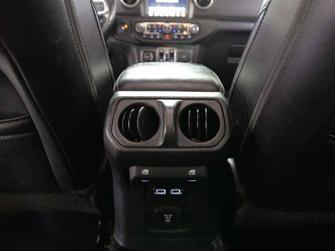 Used 2019 Jeep Wrangler Unlimited Sahara w/ Quick Order Package 24M Moab AWD/4WD image 11