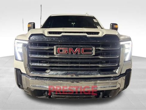 Used 2024 GMC Sierra 2500 SLT w/ X31 Off-Road Package image 3
