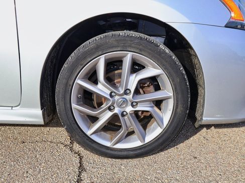 Used 2015 Nissan Sentra SR w/ SR Premium Package image 27