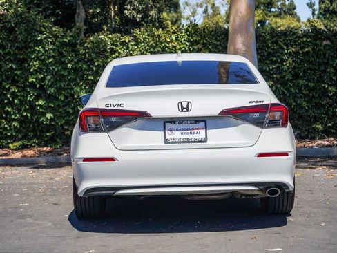 Used 2025 Honda Civic Sport image 5