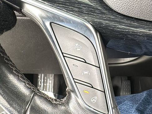 Used 2022 Cadillac XT5 Premium Luxury w/ LPO, Floor Liner Package AWD/4WD image 26