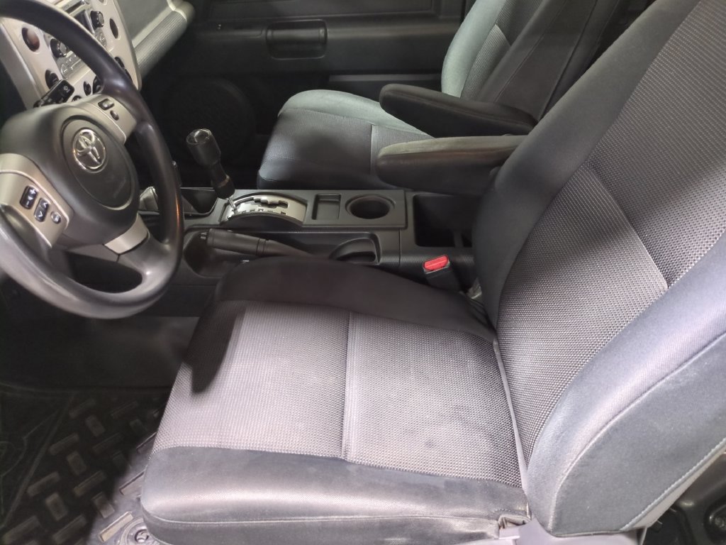 Used 2013 Toyota FJ Cruiser 4WD image 16