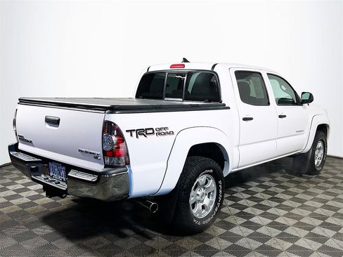 Used 2015 Toyota Tacoma PreRunner image 8