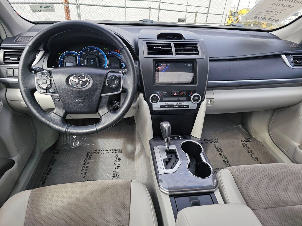 Used 2014 Toyota Camry XLE w/ Leather Package FWD image 17