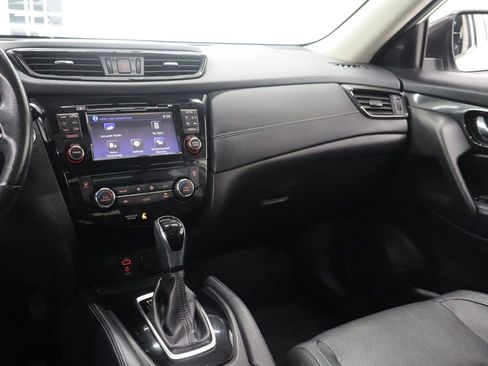 Used 2017 Nissan Rogue SL w/ SL Premium Package AWD/4WD image 32