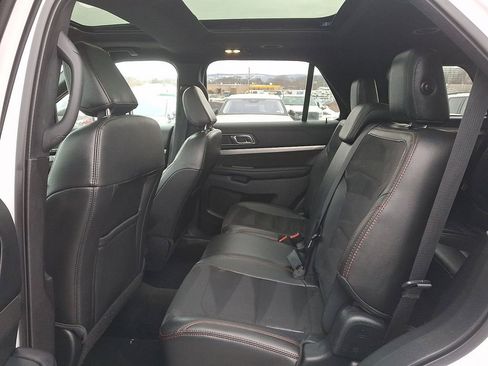 Certified 2018 Ford Explorer XLT w/ Equipment Group 202A image 11