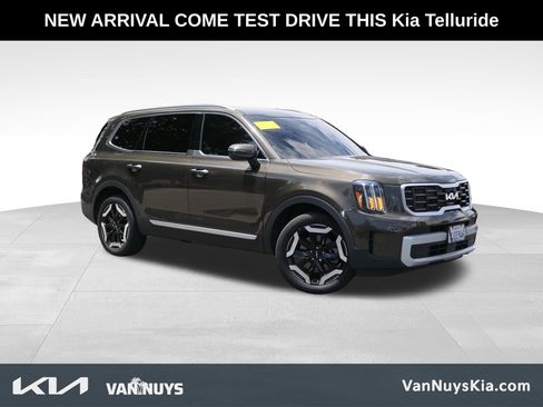 Used 2024 Kia Telluride S w/ S Sunroof Package FWD image 1