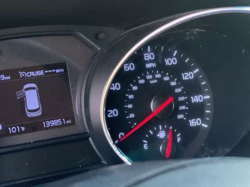 Used 2019 Kia Sedona EX FWD image 19