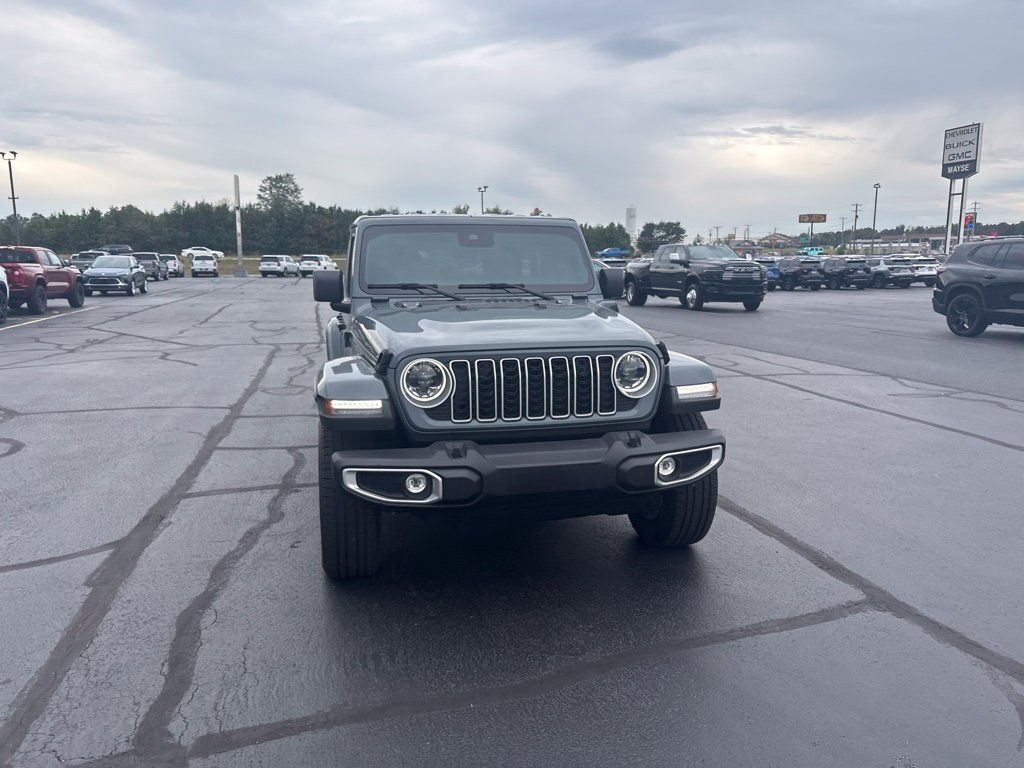 Used 2025 Jeep Wrangler Unlimited Sahara AWD/4WD image 8