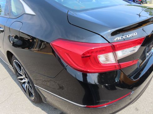 Used 2022 Honda Accord Touring image 10