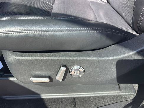 Used 2025 Lincoln Navigator L Reserve AWD/4WD image 12