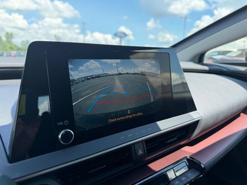 Used 2024 Toyota Prius Prime FWD image 19