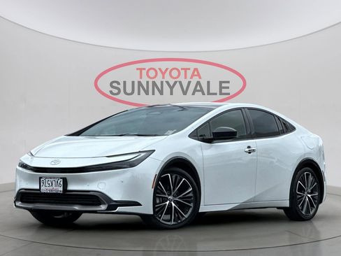 Used 2026 Toyota Prius XLE image 2