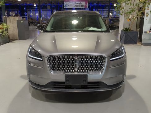 Used 2022 Lincoln Corsair AWD w/ Premium Package image 3