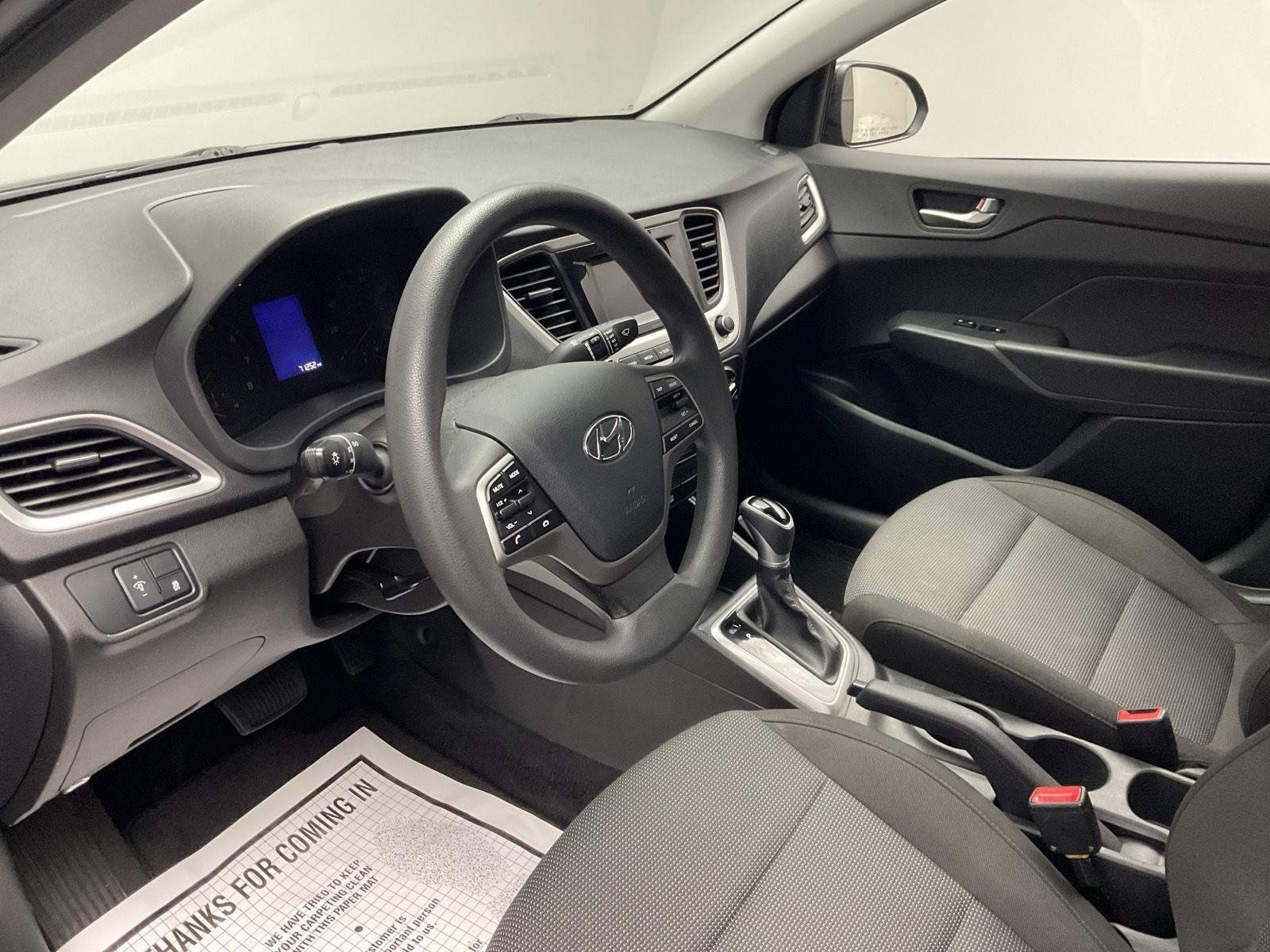 Used 2022 Hyundai Accent SE FWD image 11
