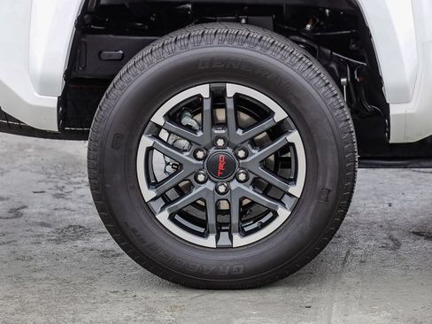 Used 2025 Toyota Tacoma TRD Sport RWD image 12