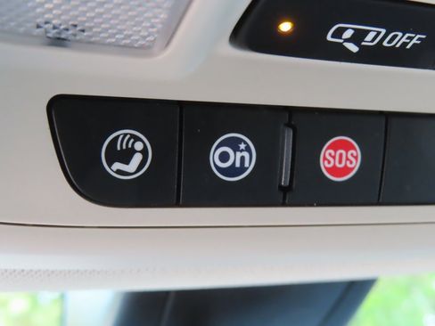 Used 2023 GMC Acadia Denali w/ Denali Ultimate Package image 13