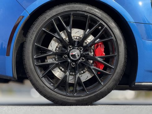 Used 2015 Chevrolet Corvette Z06 image 19