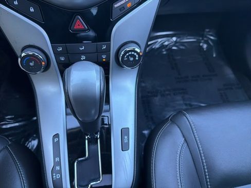 Used 2014 Chevrolet Cruze LT w/ Sun, Sound and Sport Package image 41