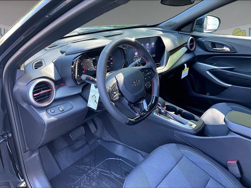 New 2026 Chevrolet Trax RS w/ Sunroof Package FWD image 9