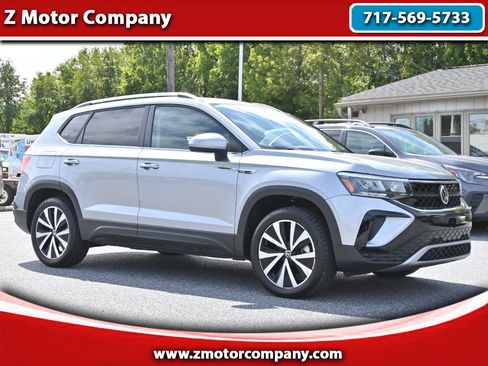 Used 2022 Volkswagen Taos SE image 1