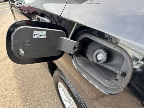 Used 2024 GMC Terrain SLE FWD image 19