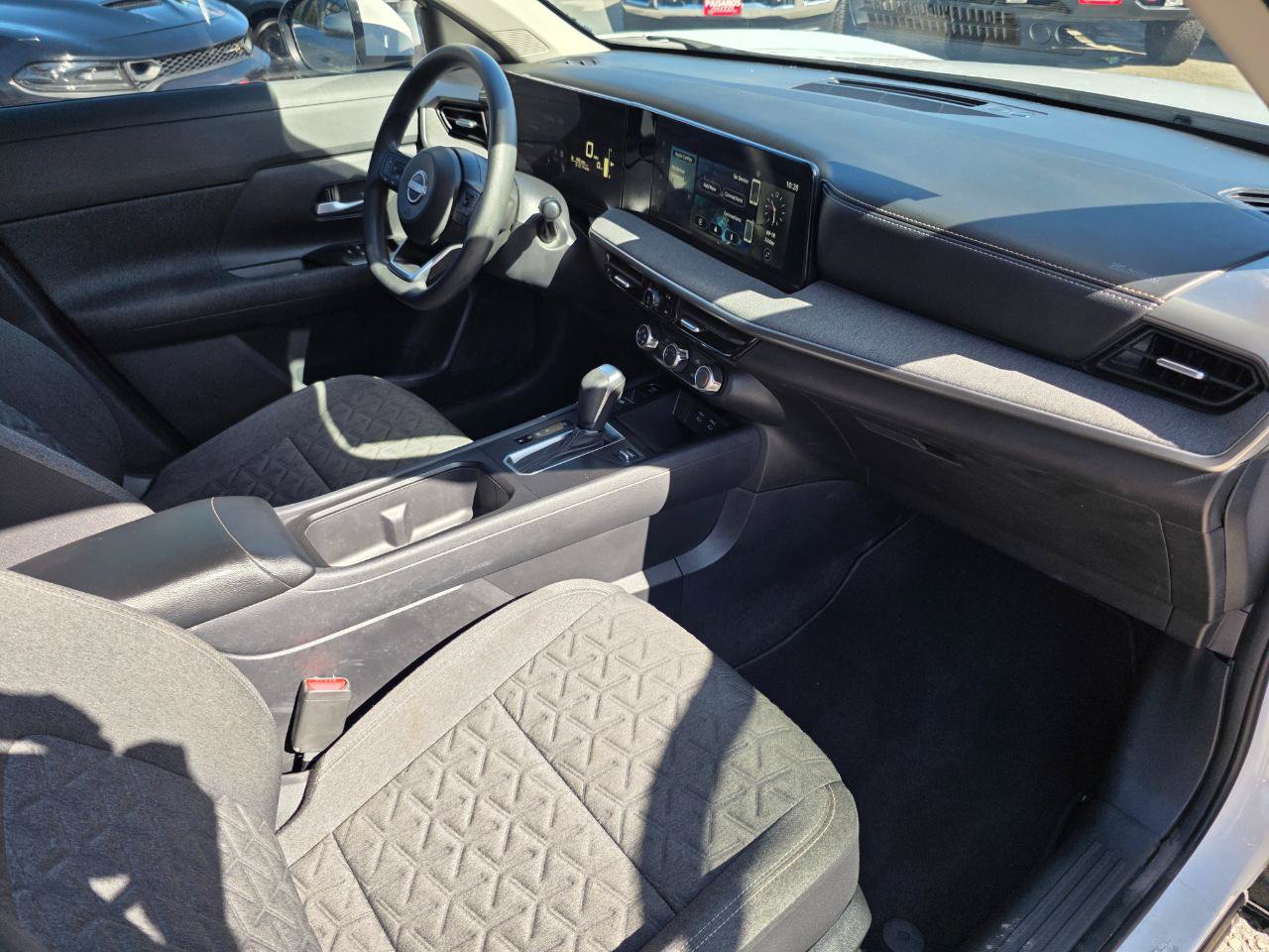 Used 2025 Nissan Kicks SV FWD image 23