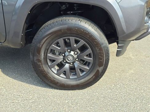 Used 2020 Toyota Tacoma SR5 image 2