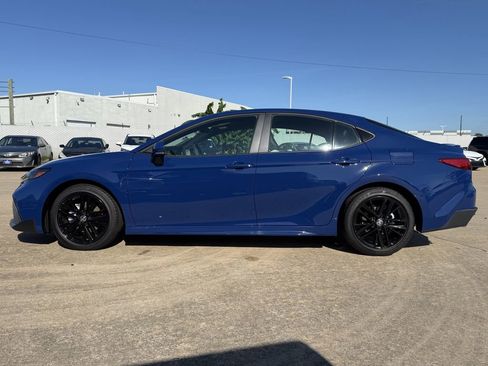 Used 2026 Toyota Camry SE w/ Convenience Package FWD image 6