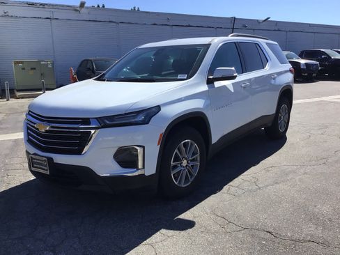 Used 2023 Chevrolet Traverse LT FWD image 5