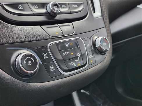 Used 2023 Chevrolet Malibu LS image 20