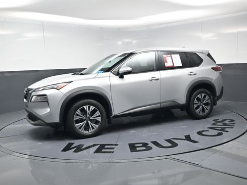 Used 2021 Nissan Rogue SV image 12