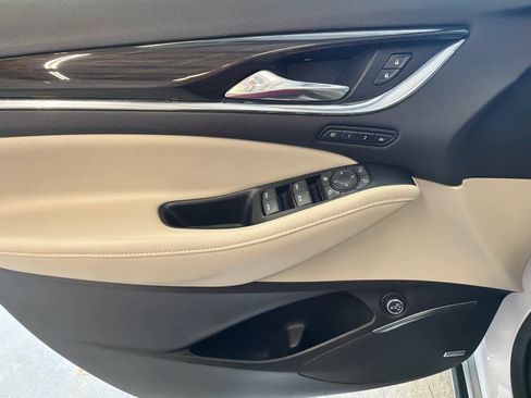 Used 2018 Buick Enclave Premium w/ Experience Buick Package image 17