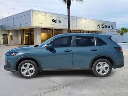 Used 2025 Honda HR-V LX image 2