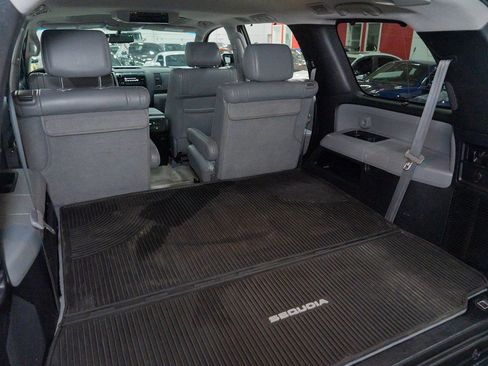 Used 2010 Toyota Sequoia Limited image 43