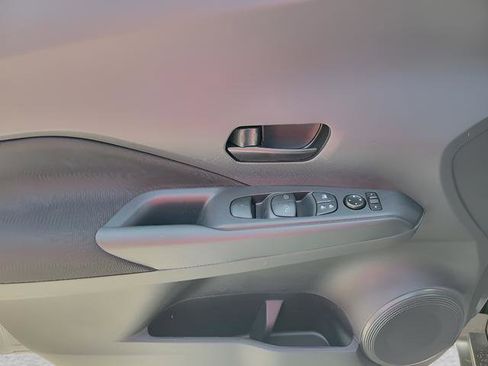 Used 2025 Nissan Kicks Play S image 8