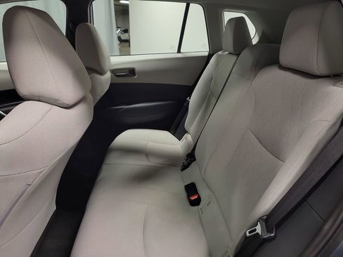 Used 2025 Toyota Corolla Cross L image 21