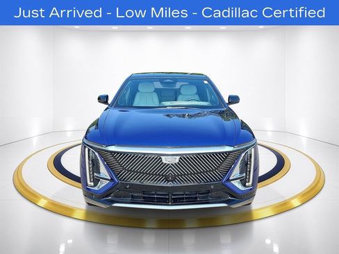 Certified 2024 Cadillac Lyriq Luxury AWD/4WD image 2