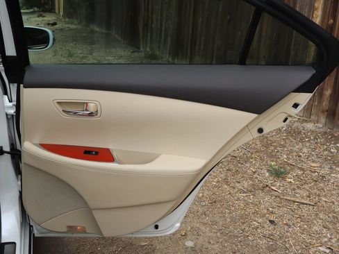 Used 2011 Lexus ES 350 FWD image 25