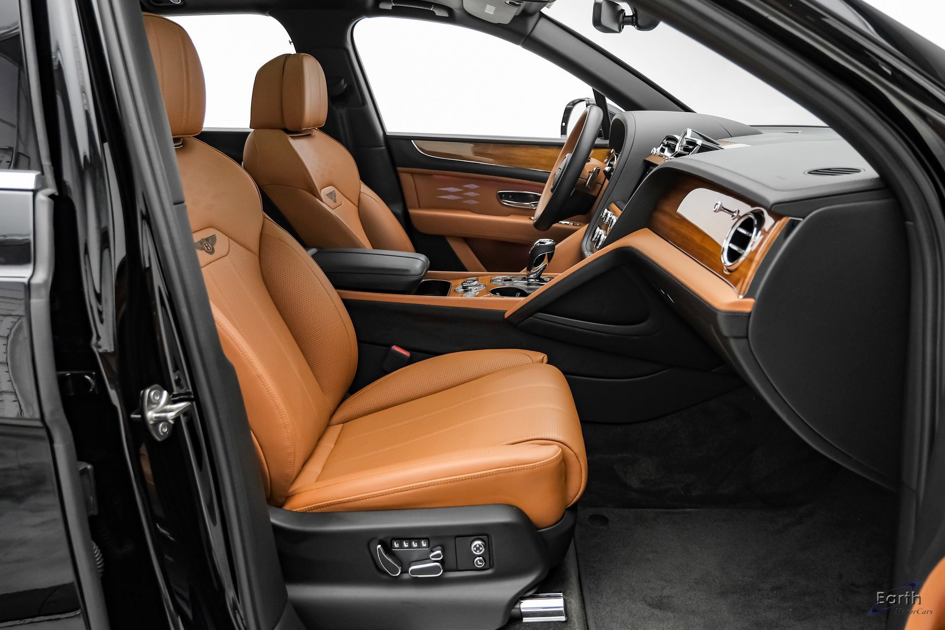 Used 2023 Bentley Bentayga Extended Wheelbase AWD/4WD image 43