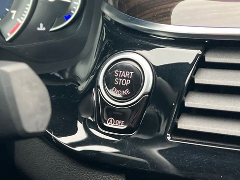 Used 2019 BMW 530i w/ Convenience Package image 22