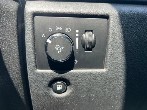 Used 2022 Jeep Grand Cherokee Limited AWD/4WD image 19