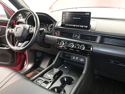 Certified 2025 Honda Pilot TrailSport image 28