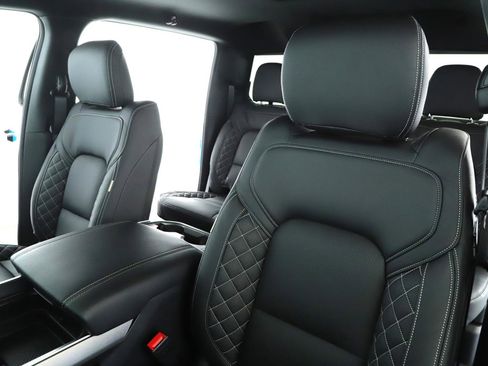 New 2026 RAM 1500 4x4 Crew Cab image 4