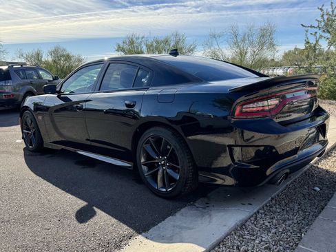 Used 2019 Dodge Charger Scat Pack image 5