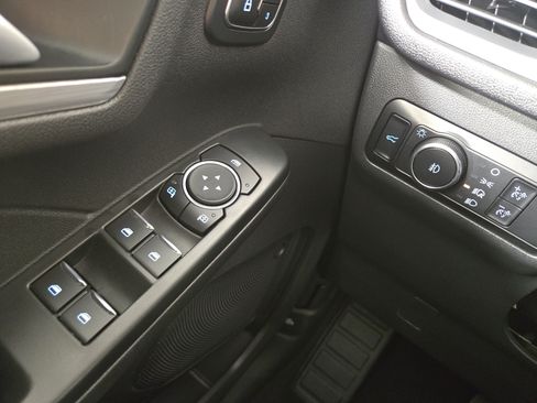 Used 2025 Ford Escape Platinum AWD/4WD image 29
